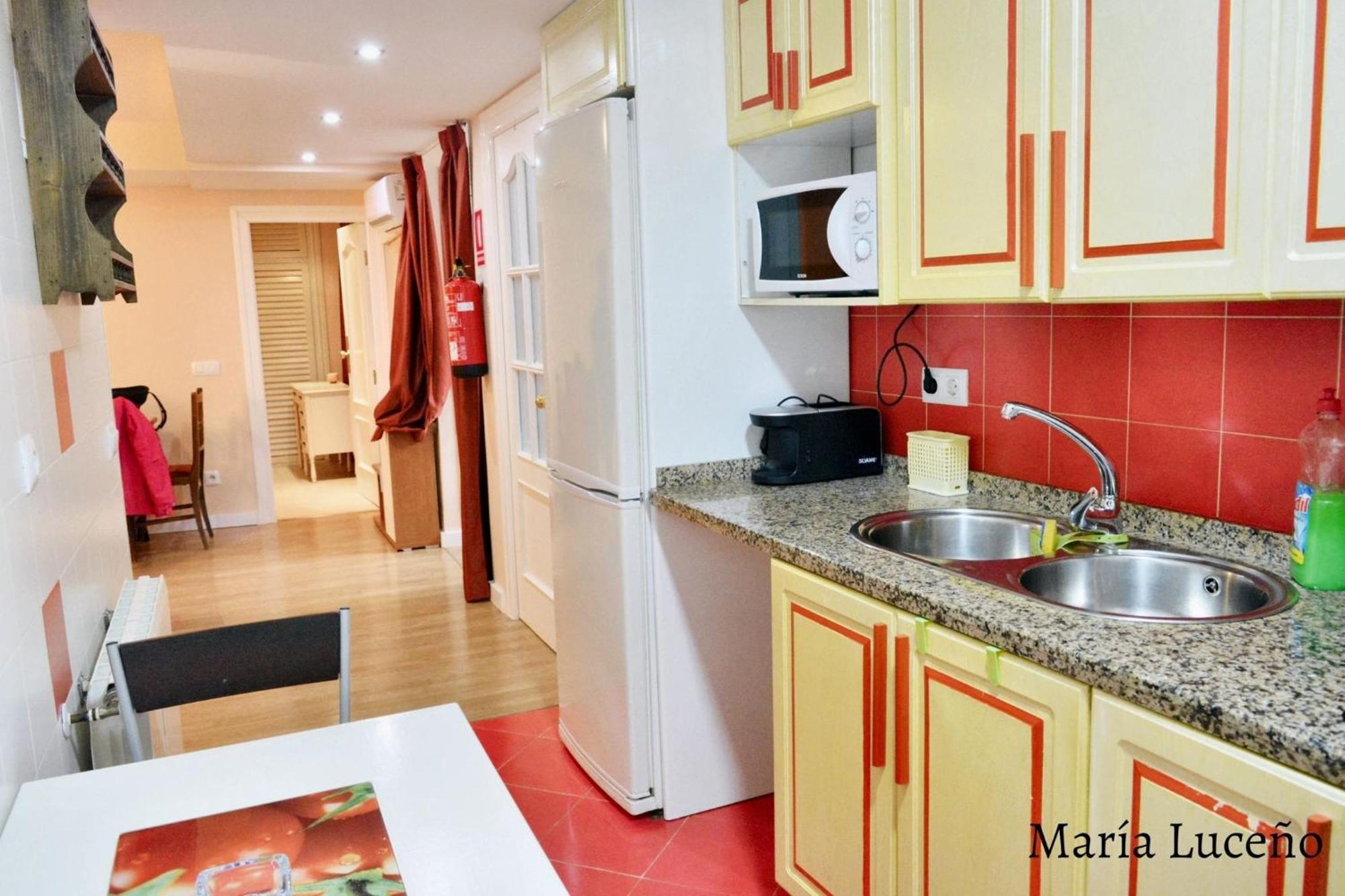 Comfortable Apartment In Caceres 55 M² Welcoming Terrace ภายนอก รูปภาพ