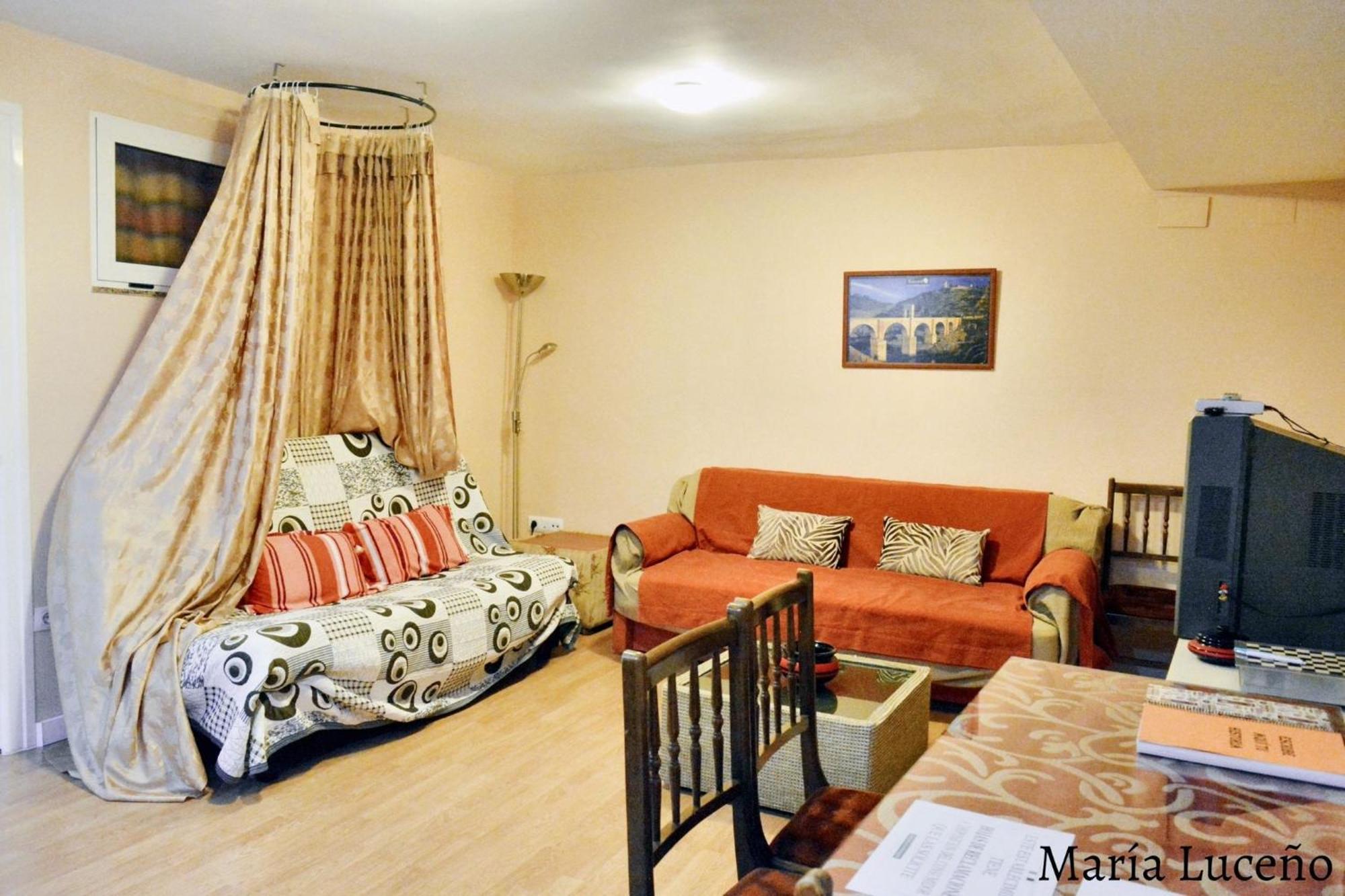 Comfortable Apartment In Caceres 55 M² Welcoming Terrace ภายนอก รูปภาพ
